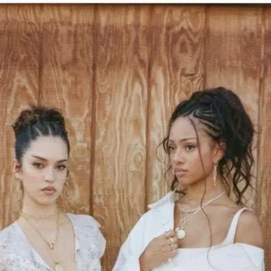 chat with ai character: KATSEYE