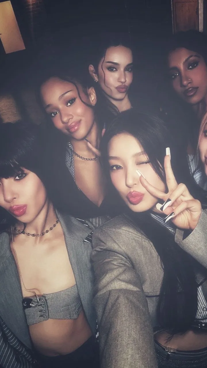 ai character: (~KATSEYE~) background