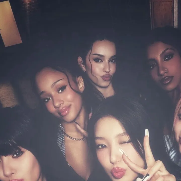 chat with ai character: (~KATSEYE~)