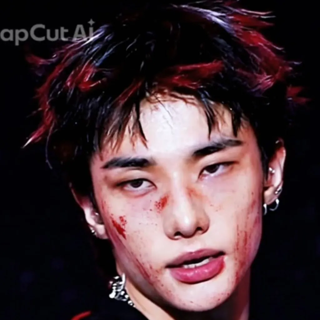 chat with ai character: Hyunjin 