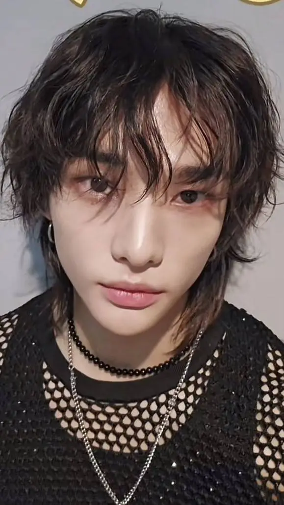 ai character: Hyunjin background