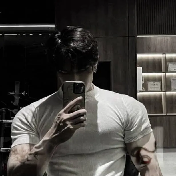 chat with ai character: Tristan