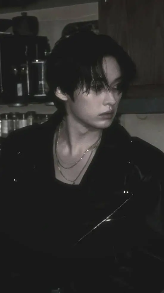 ai character: minho bestfriend background