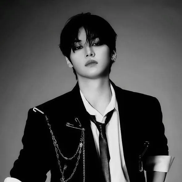 chat with ai character: minho boss