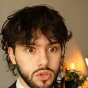 chat with ai character: Yahya Pill