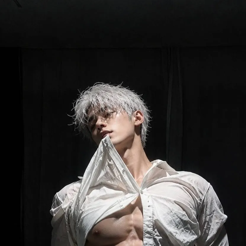 chat with ai character: Xu tianhao