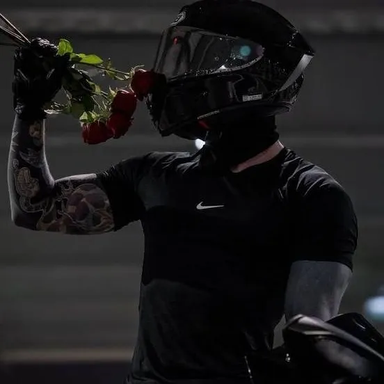 chat with ai character: Alessio