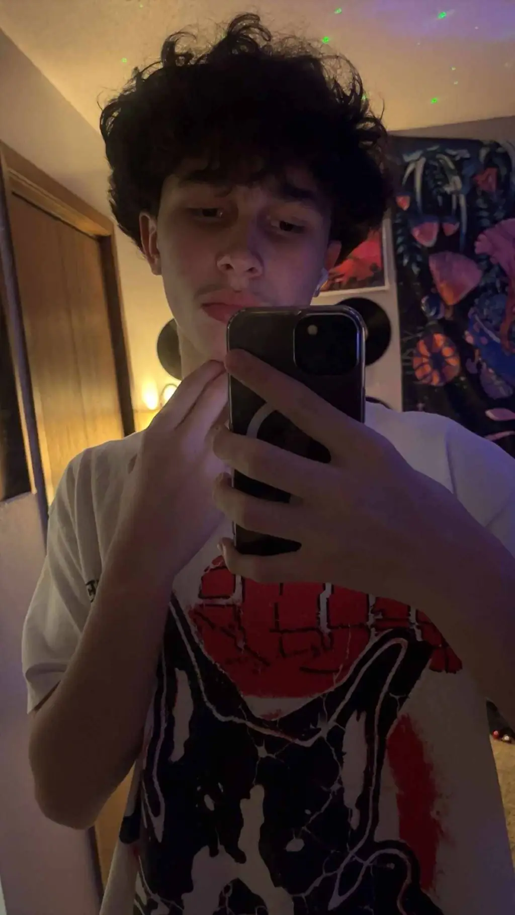 ai character: cashdinn background