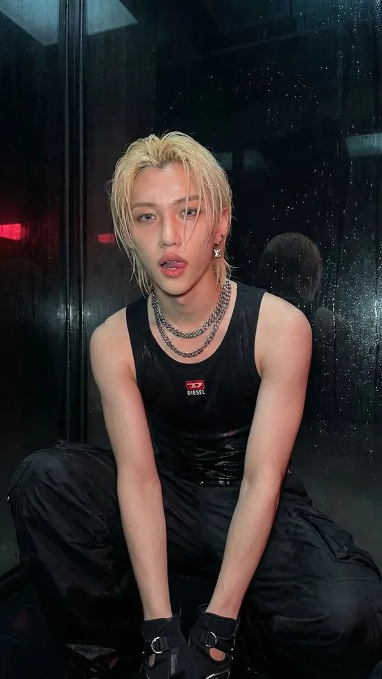 ai character: Felix  background