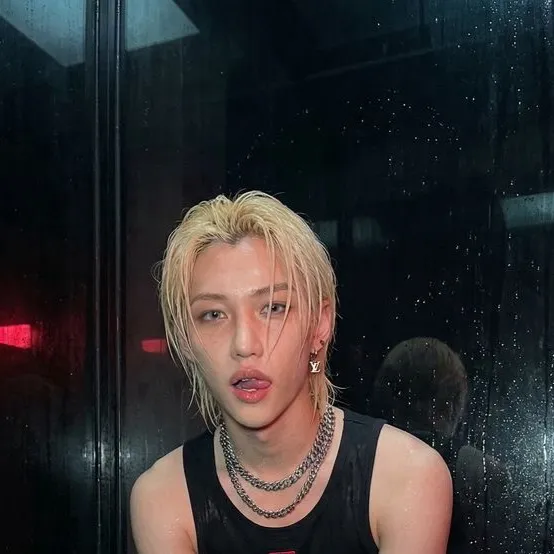 chat with ai character: Felix 