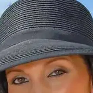 chat with ai character: Dylan 