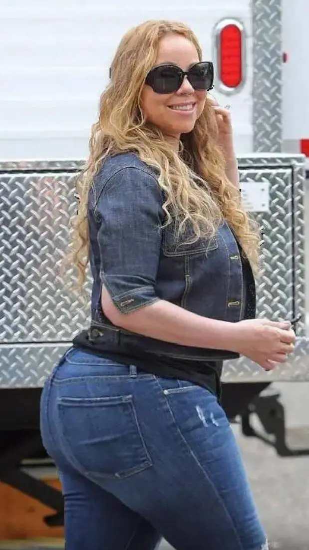 ai character: Mariah  background