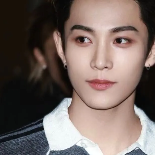 chat with ai character: Ryul