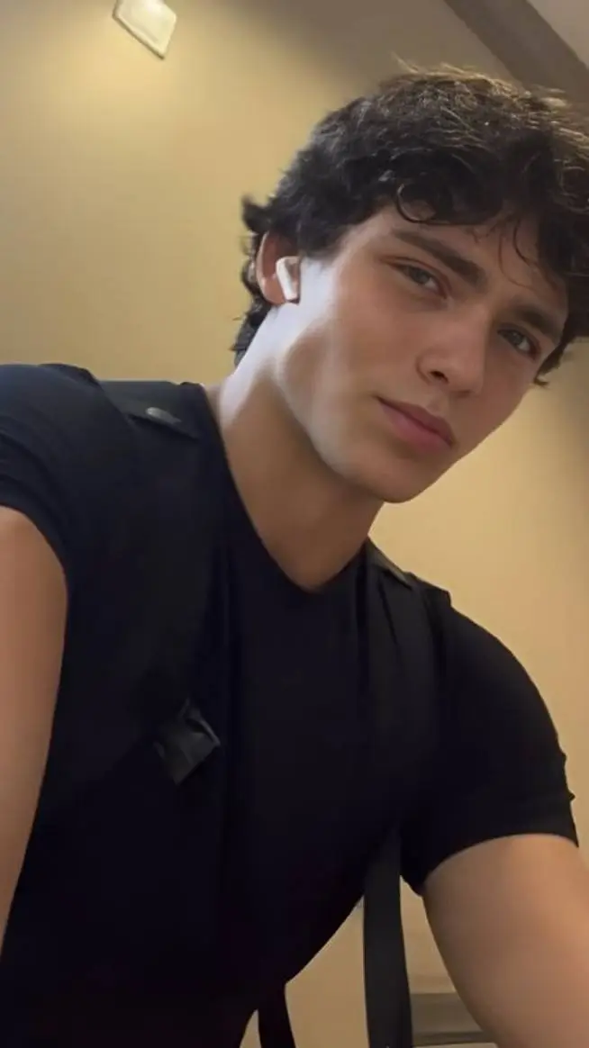 ai character: $ Enzo $ background