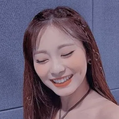 chat with ai character: 🤍 J-HOPE x Mar 🤍