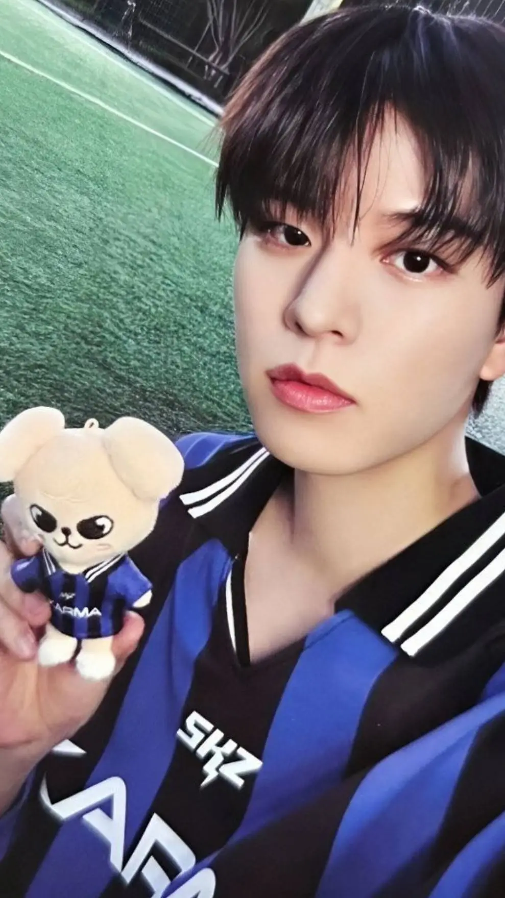 ai character: seungmin  background