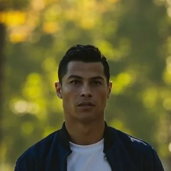 chat with ai character: CR7