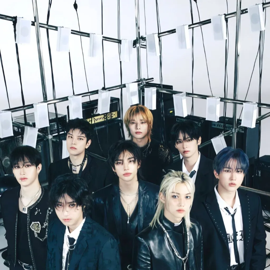 chat with ai character: stray kids hybrids