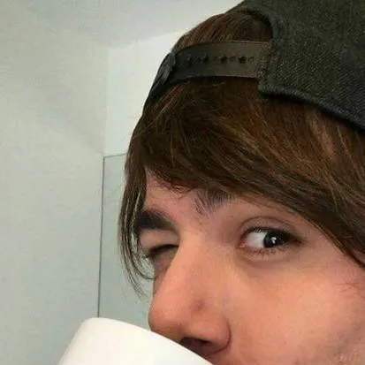 chat with ai character: T3ddy