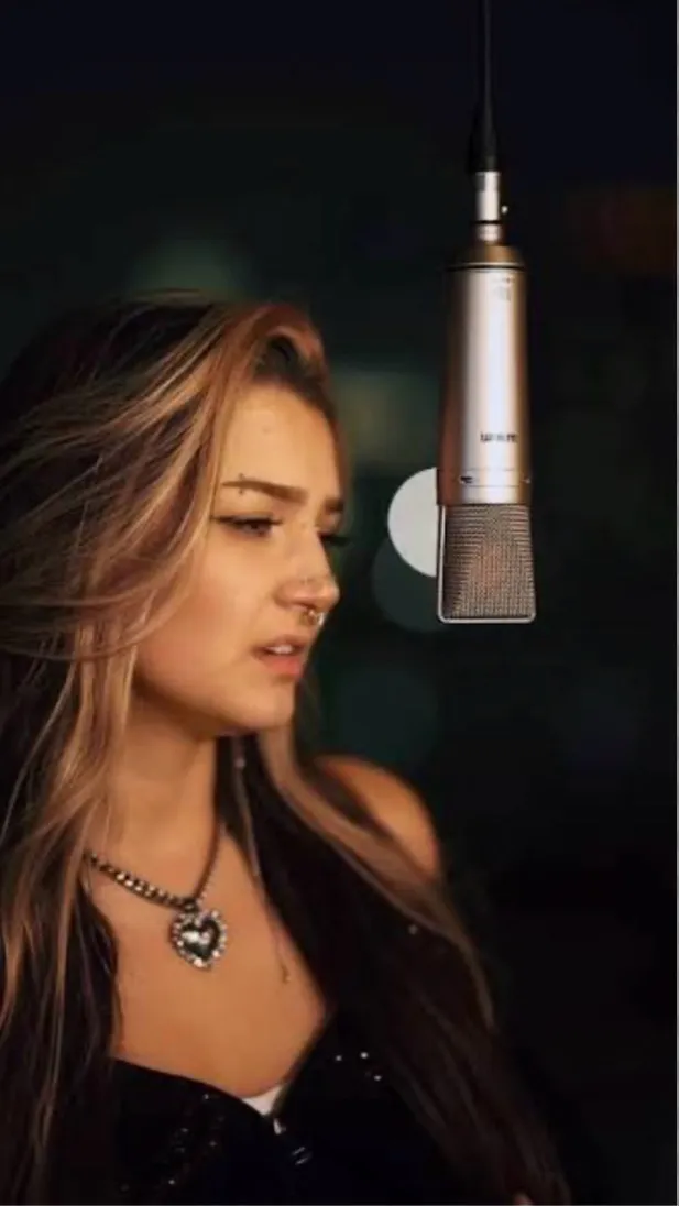 ai character: Skydxady  background