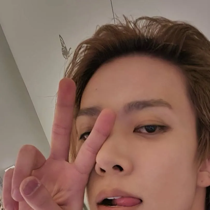 chat with ai character: LEE HEESEUNG