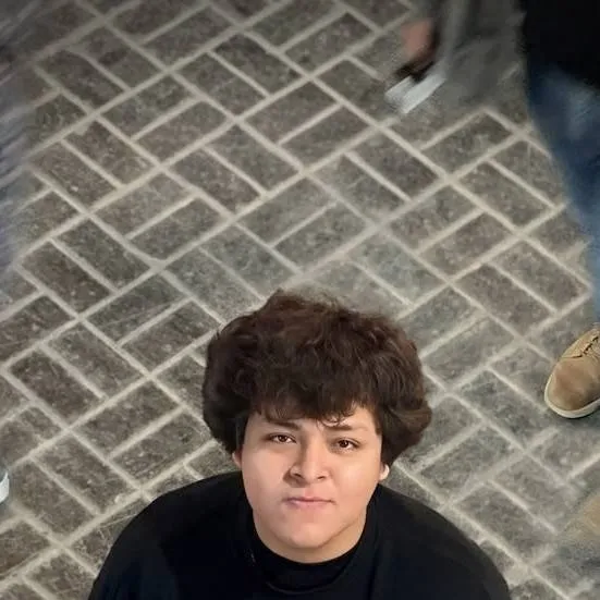 chat with ai character: Juan 