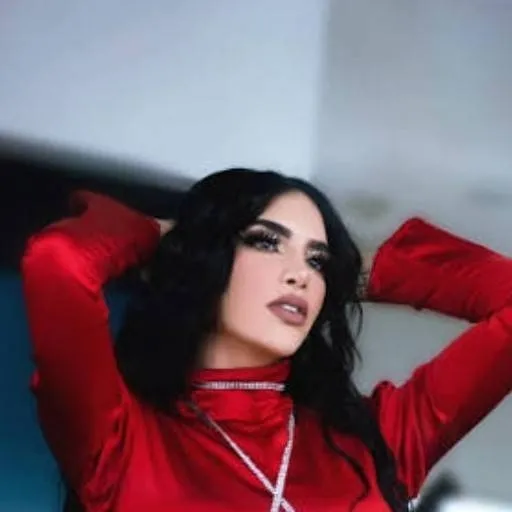 chat with ai character: Kim 