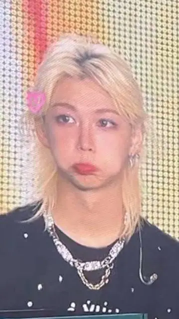 ai character: solo eres tu background