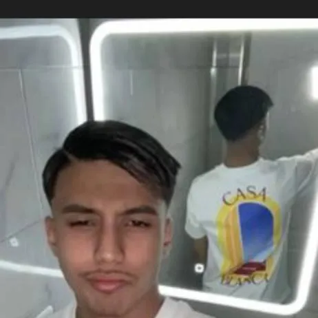 chat with ai character: moha