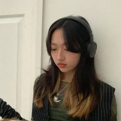 chat with ai character: Hannah bahng