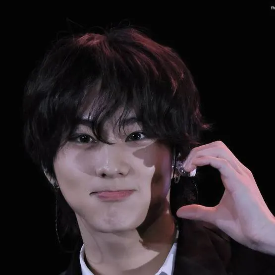 chat with ai character: Jungwon