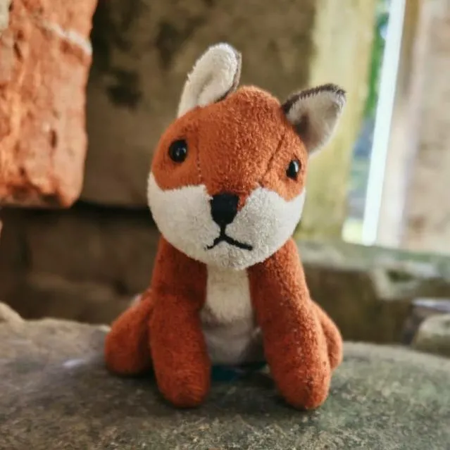 chat with ai character: Foxi