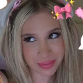 chat with ai character: Lana raee