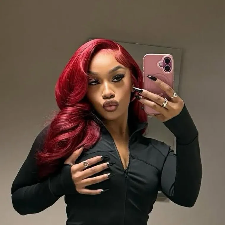 chat with ai character: Mani