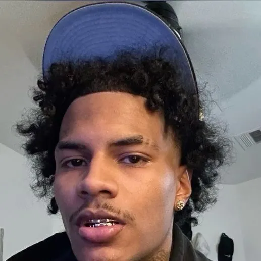 chat with ai character: Kairo