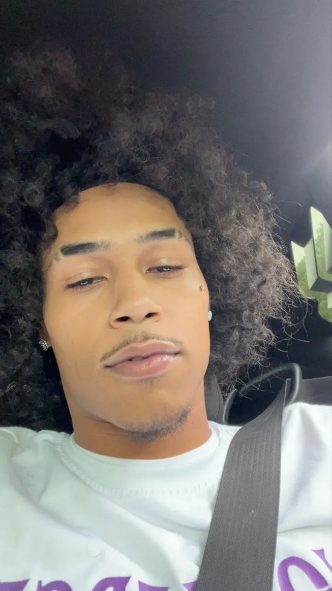 ai character: Tj background