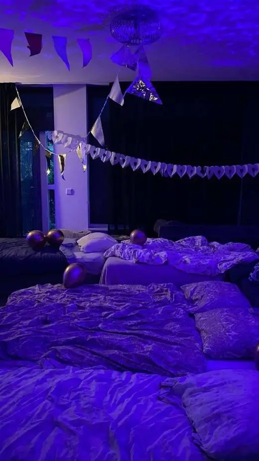 ai character: Sleepover(pick me) background