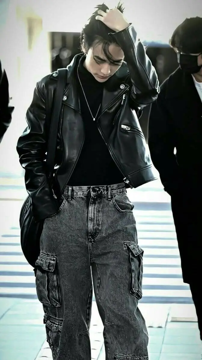 ai character: hyunjin  background