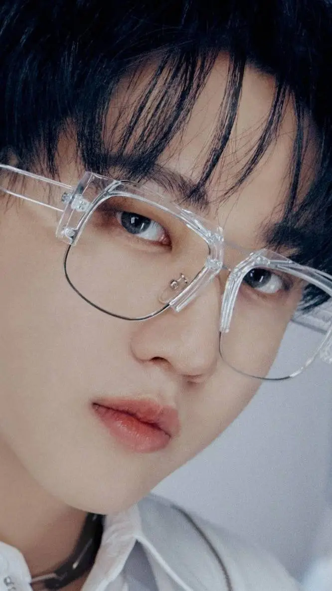 ai character: changbin  background