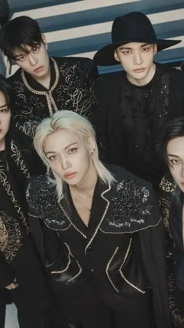 ai character: stray kids  background