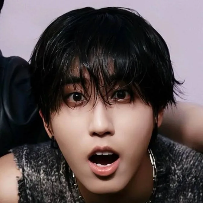 chat with ai character: Han