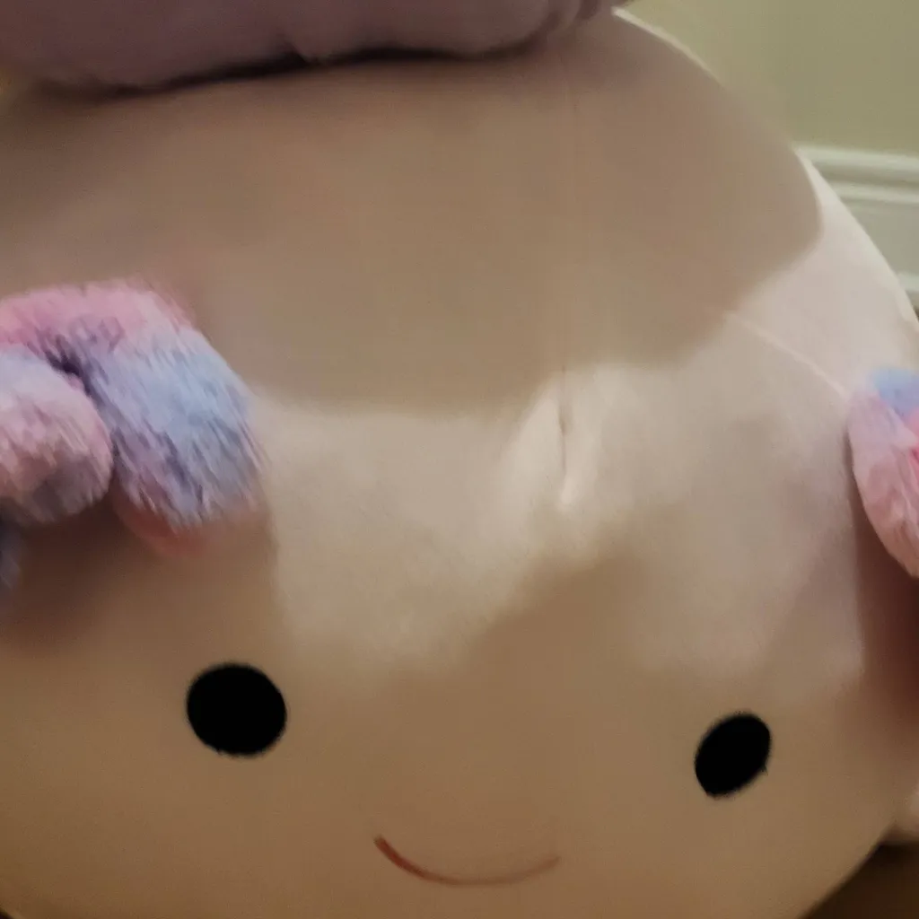 chat with ai character: Qwel eye reveal