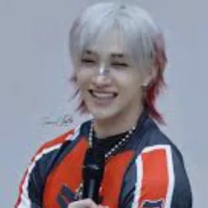 chat with ai character: Bangchan 