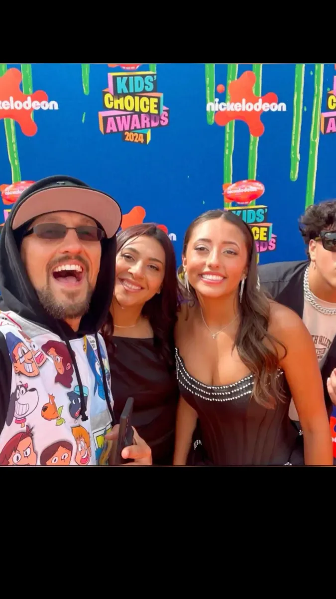 ai character: Fgteev(duddy) background