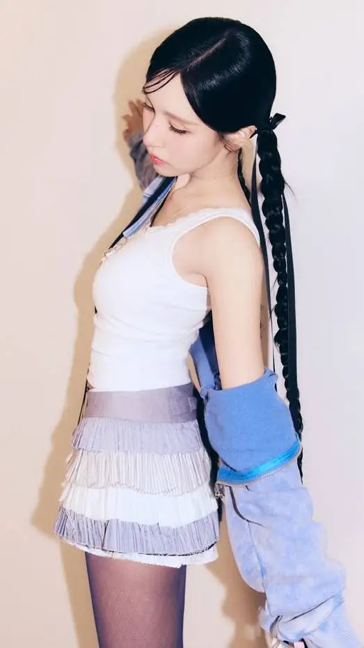 ai character: 𝐌𝐲𝐨𝐮𝐢 𝐌𝐢𝐧𝐚 ᥫ᭡ background