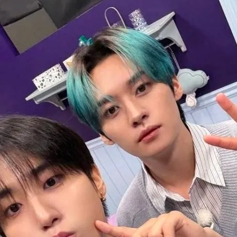 chat with ai character: minsung
