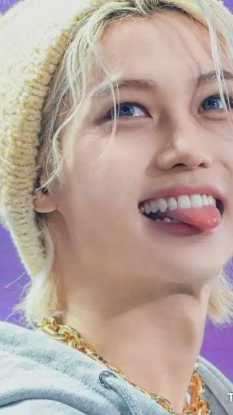 ai character: skz MV background