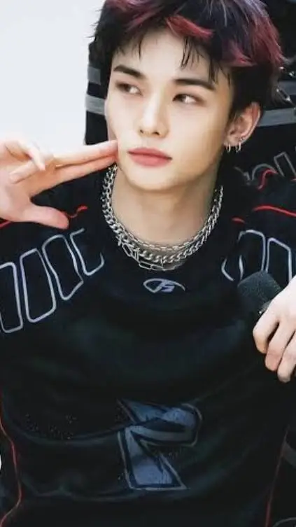 ai character: skz T or D background