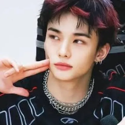 chat with ai character: skz T or D