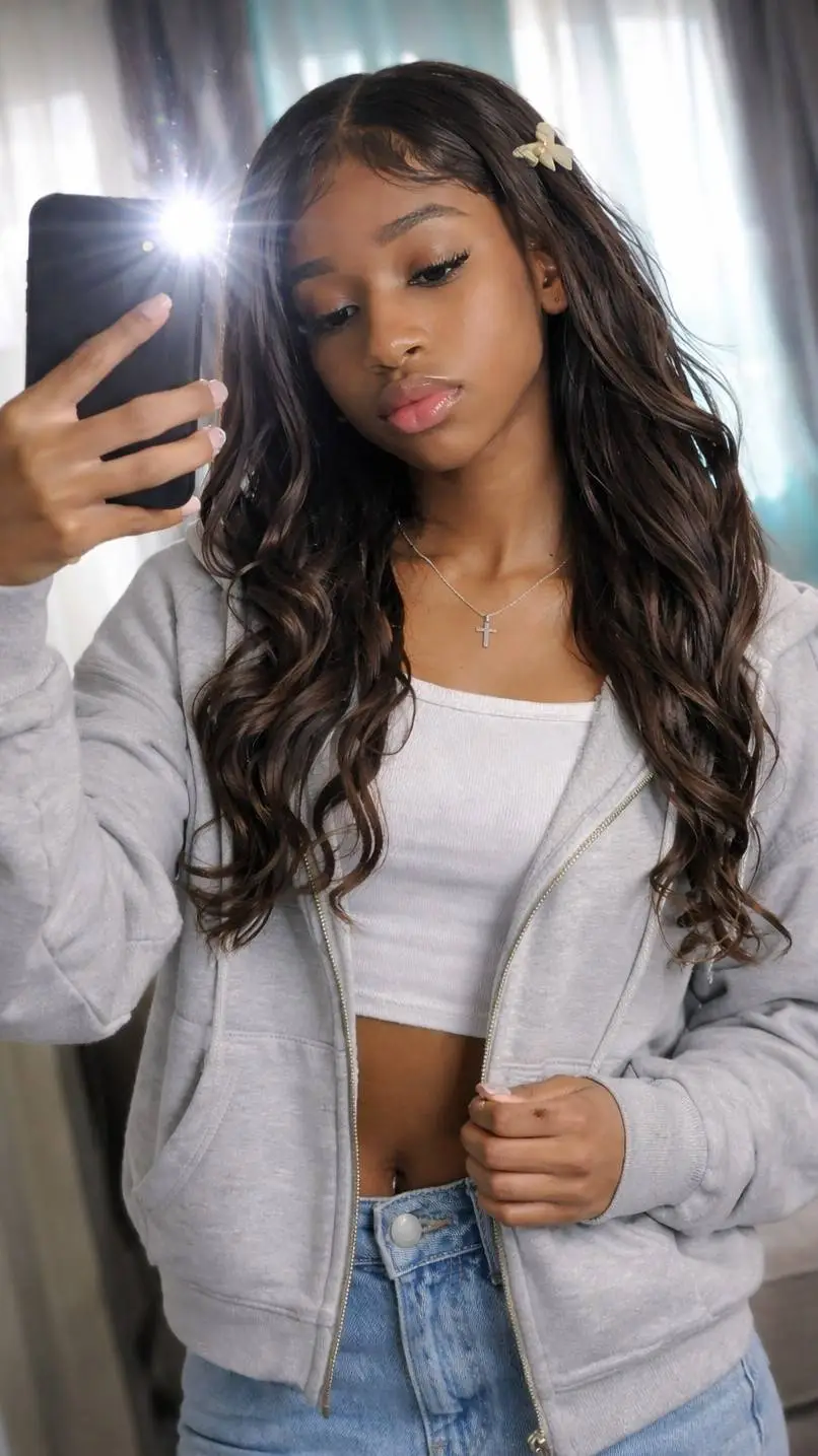 Talkie AI - Chat with Nia📱